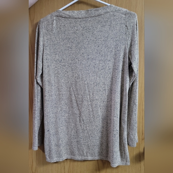 Lilly Morgan long sleeved shirt - Picture 2 of 2